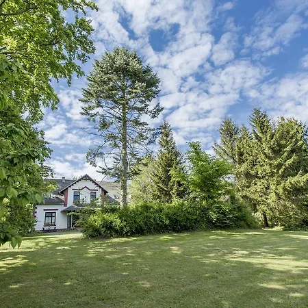 بيت ضيافة Forsthaus Garz 4*